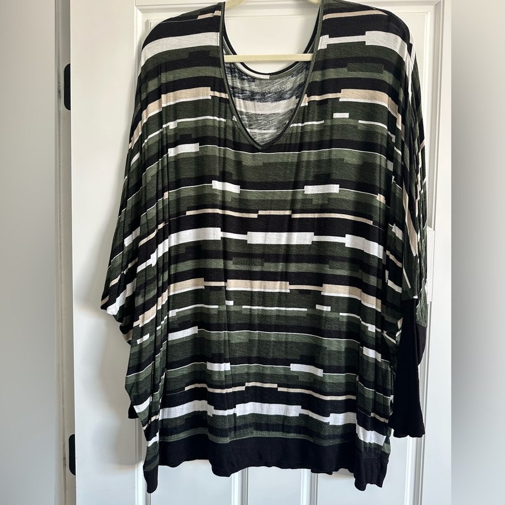 Lane Bryant women’s plus 22W/24W Olive and Black Patterned dolman sleeve top